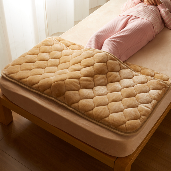 HOME COORDY 極細繊維無地足元ぽかぽか敷パッド 商品画像 (メイン)