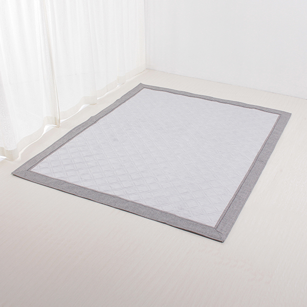 接触冷感 キルトフロアラグ (ダイヤキルト) HOME COORDY 商品画像 (メイン)