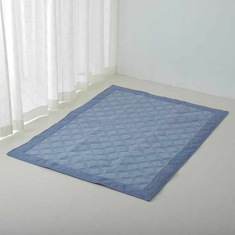 HOME COORDY COLD 接触冷感キルトラグ(強冷) 130×185cm(1.6畳相当) 商品画像 (メイン)