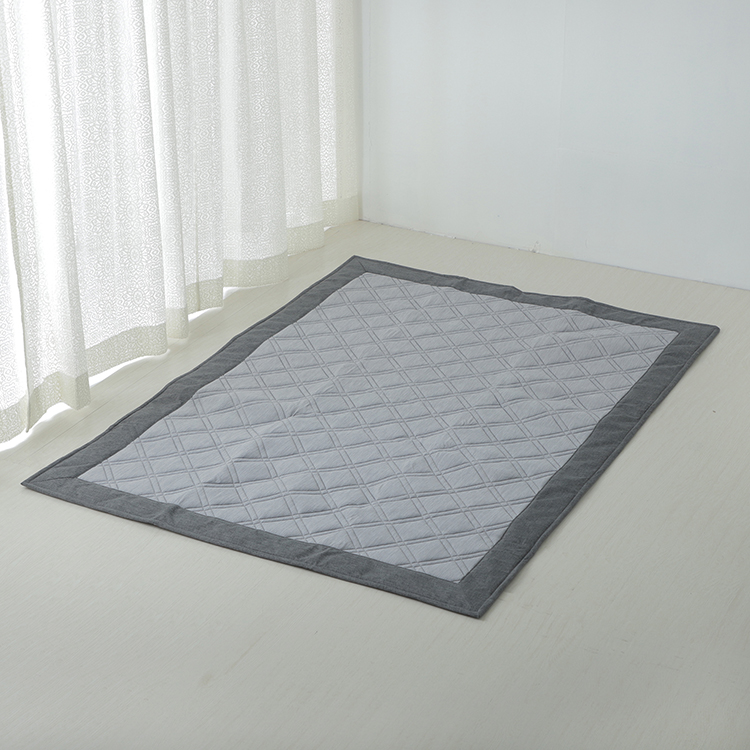 HOME COORDY COLD 接触冷感キルトラグ(強冷) 130×185cm(1.6畳相当) 商品画像 (メイン)