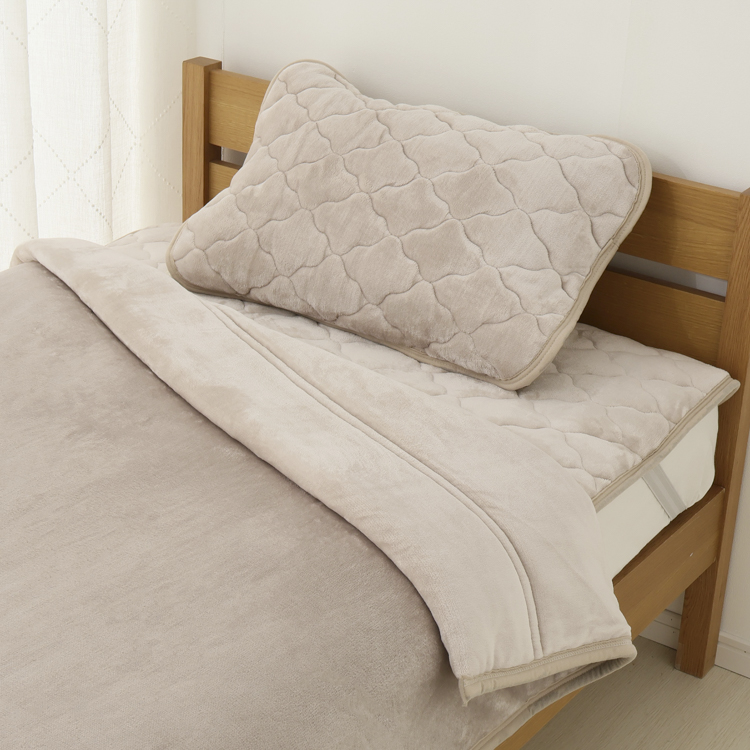 シャルレRA224あったか敷きパッドダブルベージュ未使用品②