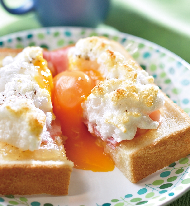 ベーコンとりんごバターのエッグインクラウド レシピ画像