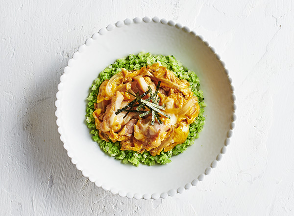 ごはんをブロッコリーに置きかえた 親子丼 レシピ画像