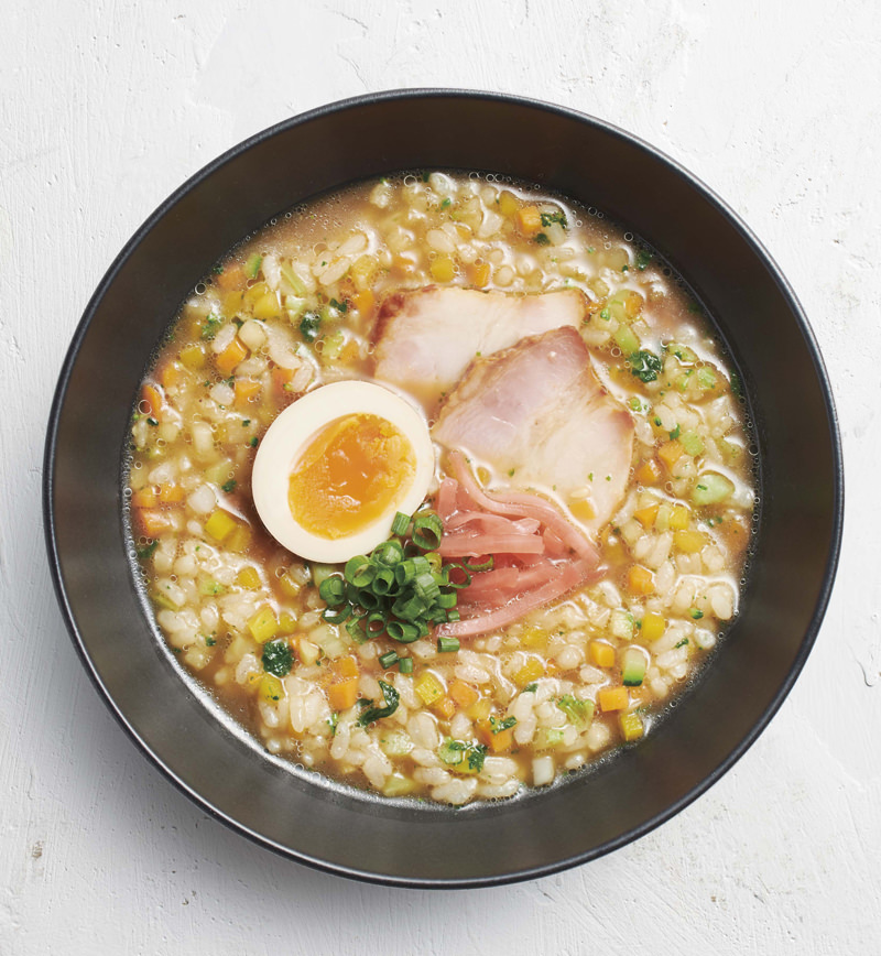 【ベジスープめし】ごはんの半分を6種の彩り野菜に置きかえた とんこつ風雑炊 レシピ画像