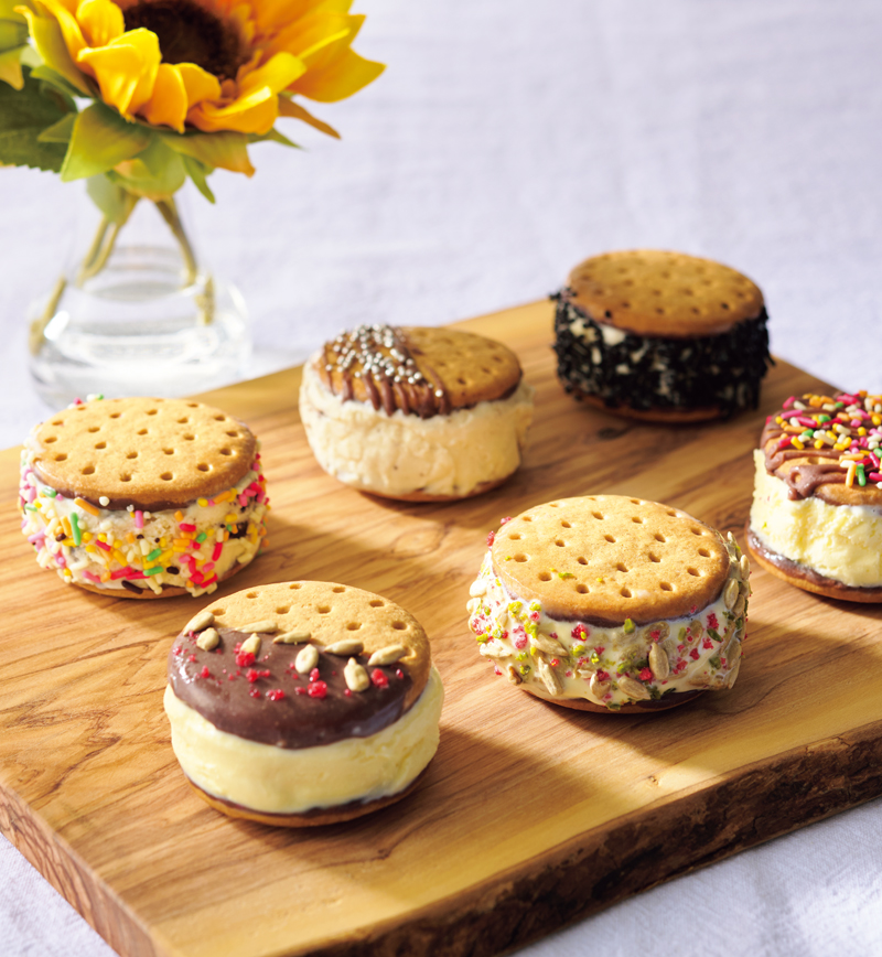 チョコか？deビスケットアイスサンド レシピ画像