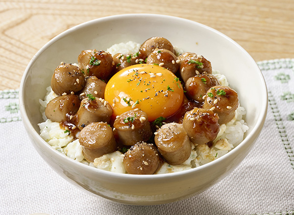 ウインナーと玉子のにんにくダレ丼 メイン画像