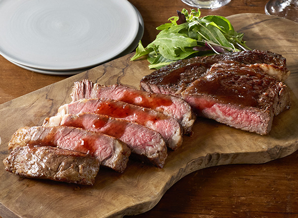 ロｰスステｰキ 甘酸っぱいストロべリｰソｰスと共に メイン画像