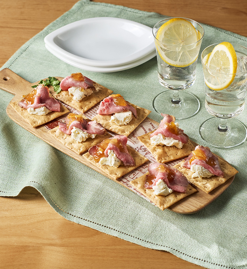 クリームチーズとローストビーフのカナッペ マーマレードソース レシピ画像