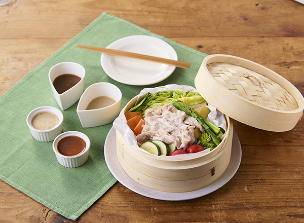 ナチュラルポークの超うす切りと季節野菜のせいろ蒸し 4種のソースを添えて メイン画像