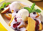 バウムクーヘンとバニラアイスのブルーベリー添え レシピ画像