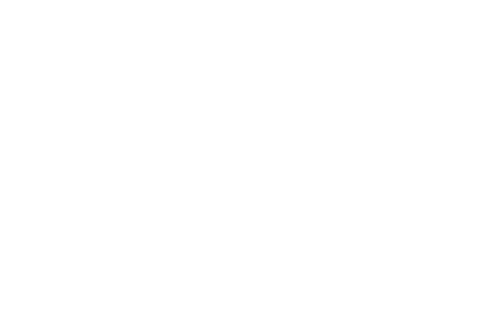 健康なうなぎは、美味しい。投薬に頼らずにうなぎの健康を保つため、うなぎの食生活について考え、えさの改良を重ねています。 うなぎを美味しく育てるには、しっかりと食べられる健康な胃腸が欠かせません。うなぎの腸活を進めるため、従来のえさに「乳酸菌」「ウコン」「黒酢（鹿児島県福山産）」を加え、より安定したうなぎの生育を可能にしました。