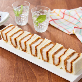 トップバリュ 厚切りロースかつサンド(大)